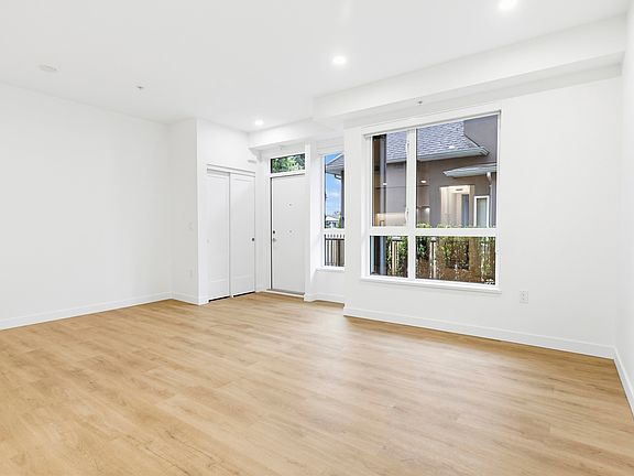 3rd image of 390 Guilby St #113