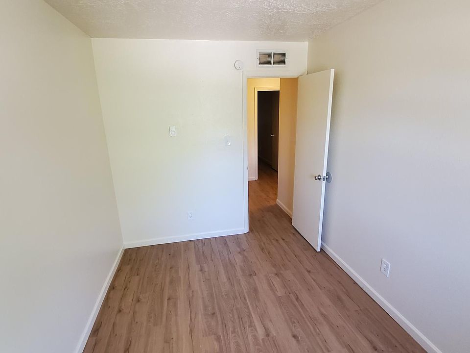 2nd image of 301 Morningside Dr SE #C