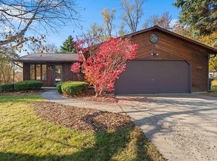 1093 David Ln, Green Bay, WI 54313