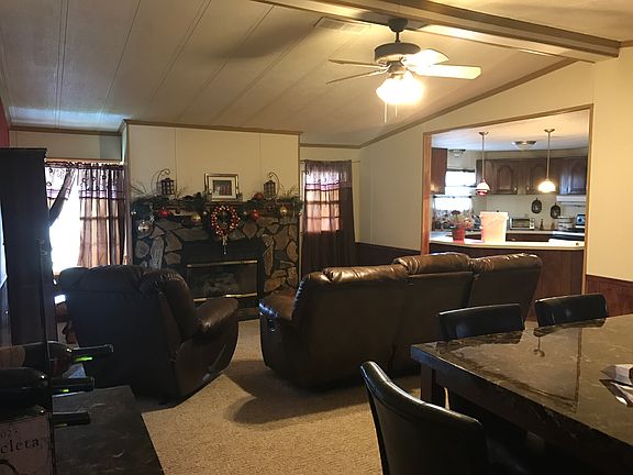 open floor plan to Entertain