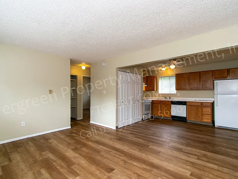 1931 Ross Ct — Photo 1