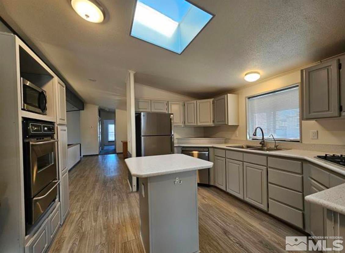 ごり 16355 Rhyolite Cir, Reno, NV 89521 | Zillow