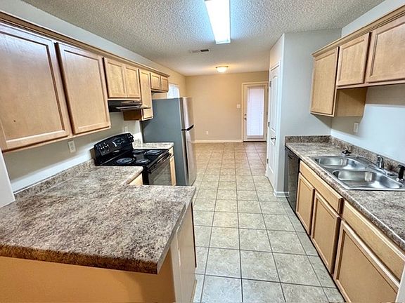 4th image of 1563 Wynne Grove Dr