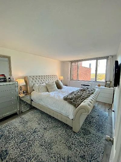 2144 N Lincoln Park W — Photo 5