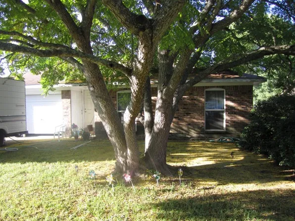 2010 Monterrey St, Kemah, TX 77565