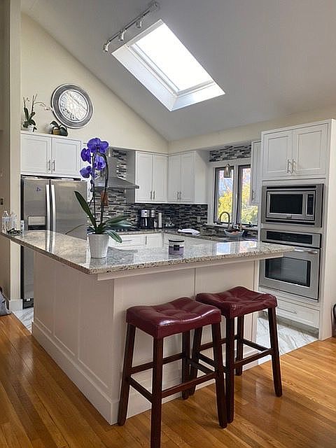 kitchen/dining combo