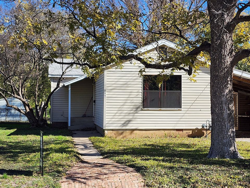 1st image of 2806 1st St