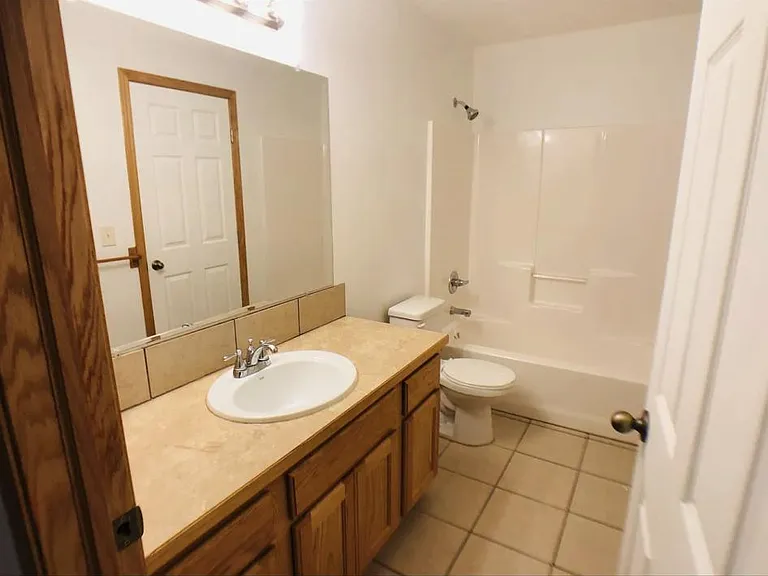 2358 S Broadview St — Photo 9