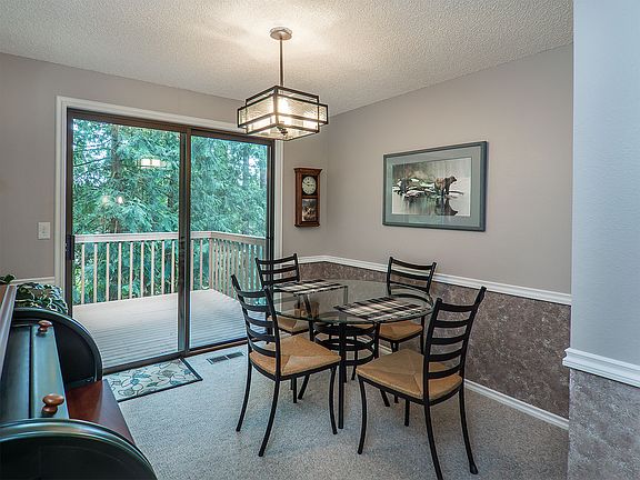 5th image of 22437 NE 12th Ct