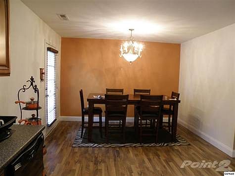 eating area of kitchen