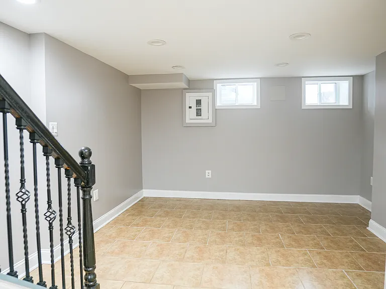 1733 E Oliver St — Photo 17