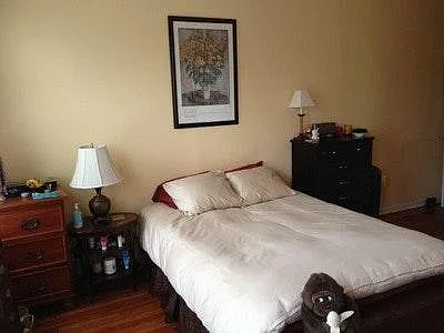 Huge master bedroom with en suite bath
