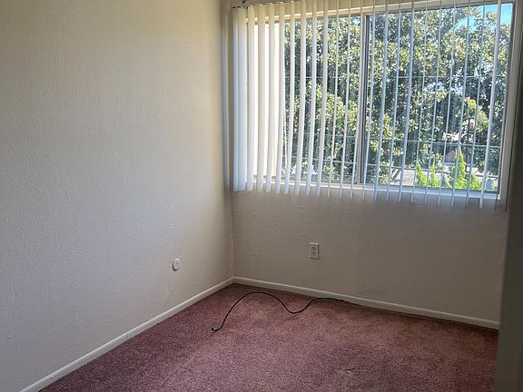 5th image of 7055 Lennox Ave #304