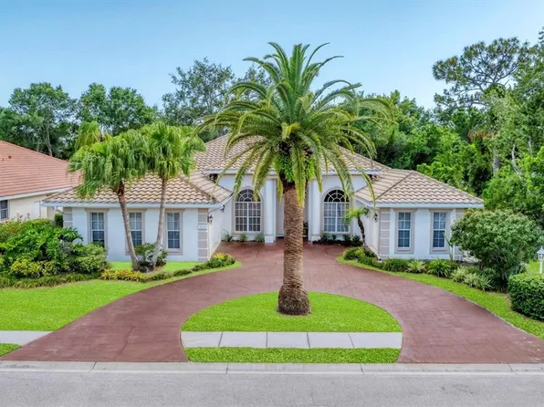 6620 Saint James Xing, University Park, FL 34201