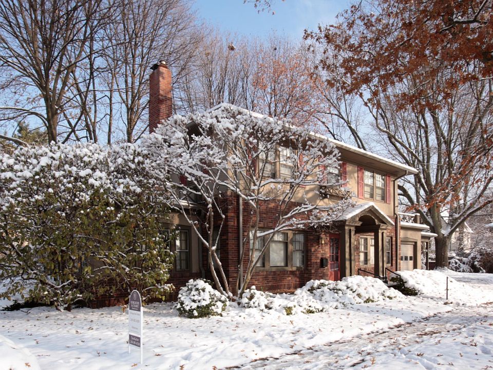 1st image of 422 Parkwood Ave