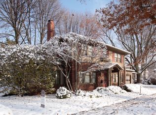 422 Parkwood Ave, Kalamazoo, MI 49001