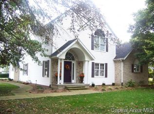 30039 E 8th Rd, Morrisonville, IL 62546