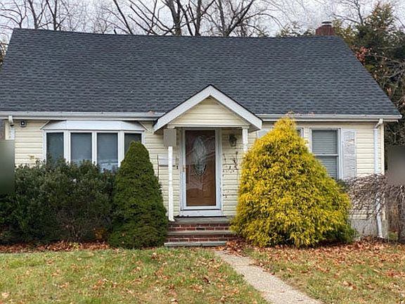3rd image of 26 Furman Ave
