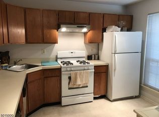 27 Woodward Ln, Basking Ridge, NJ 07920