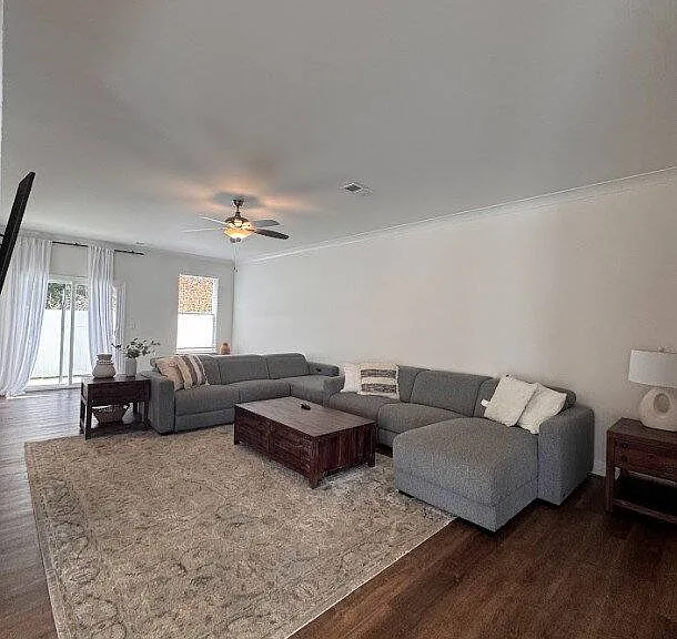 401 Albus Dr — Photo 7