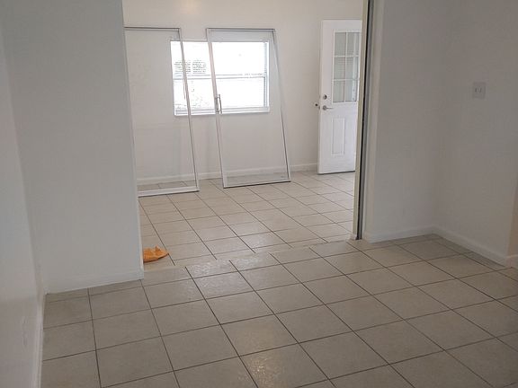 2nd image of 1522 Lindale Cir