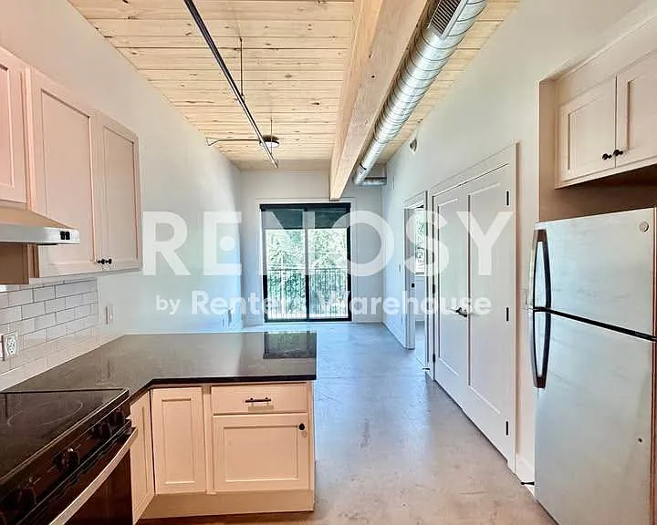 2701 Ingersoll Ave #204 — Photo 5