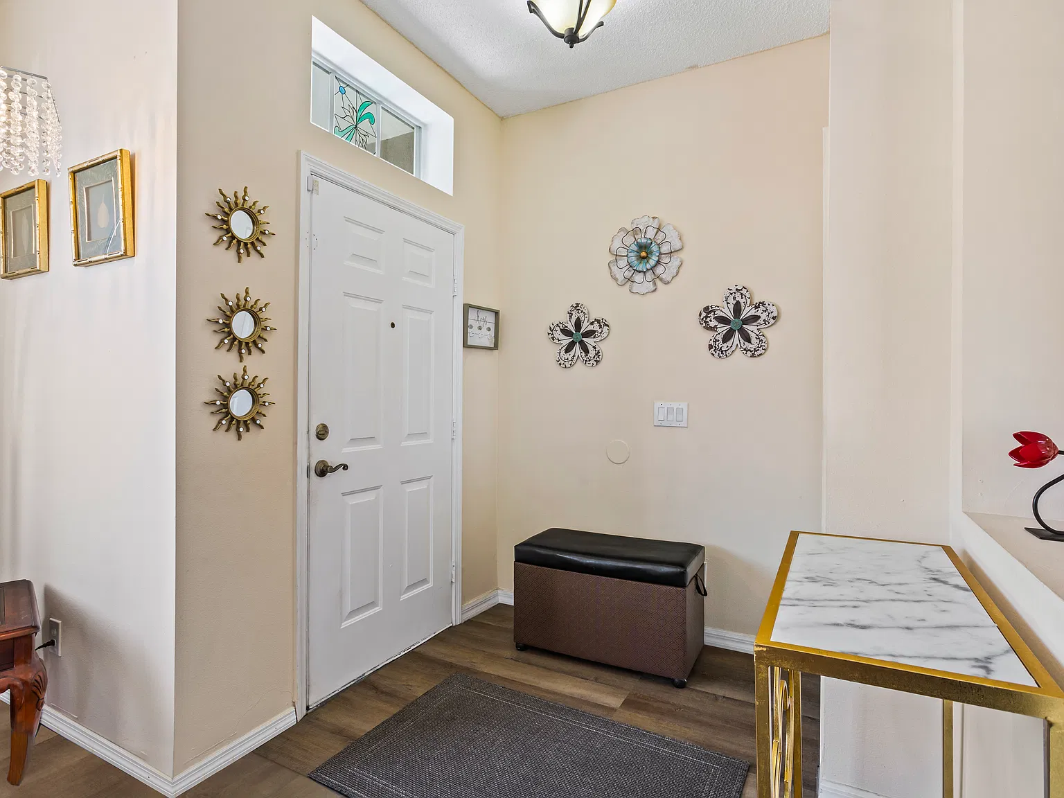 4 bed, 2.5 bath, 2137 sqft, $2,700 — Photo 3