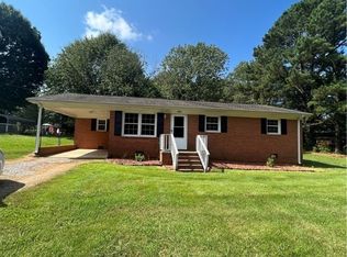 1905 Eveton Ln, Sanford, NC 27330