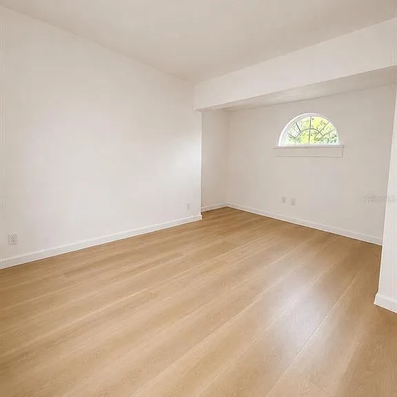 2827 S Park Ave — Photo 3