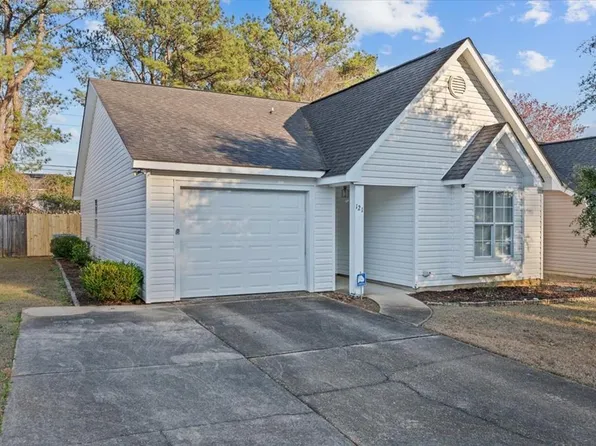 121 Woodleigh Rd, Dothan, AL 36305