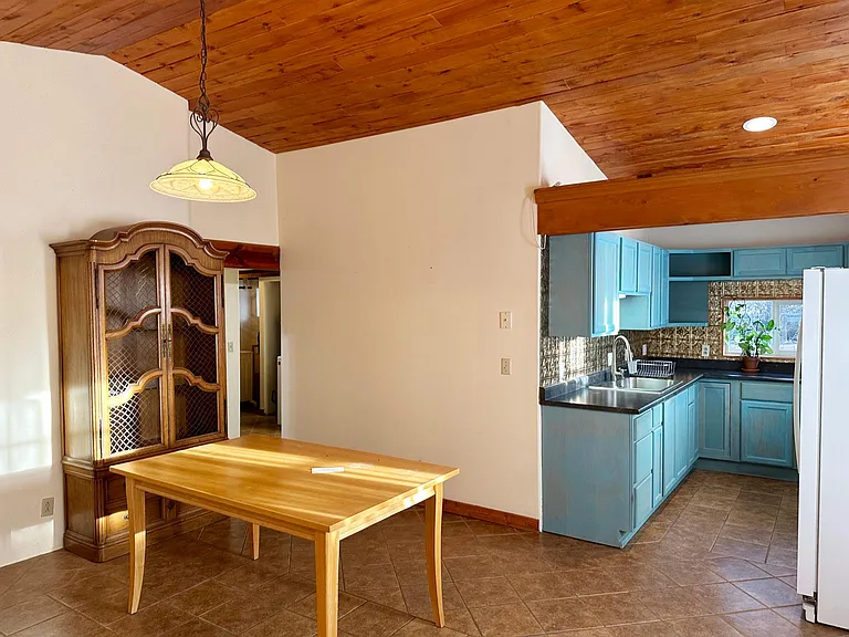 924 Montezuma Ave #2 — Photo 4