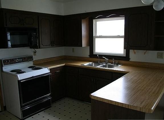 5th image of 1743 White Bear Ave N