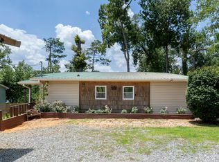 884 S Lake Dr, East Dublin, GA 31027