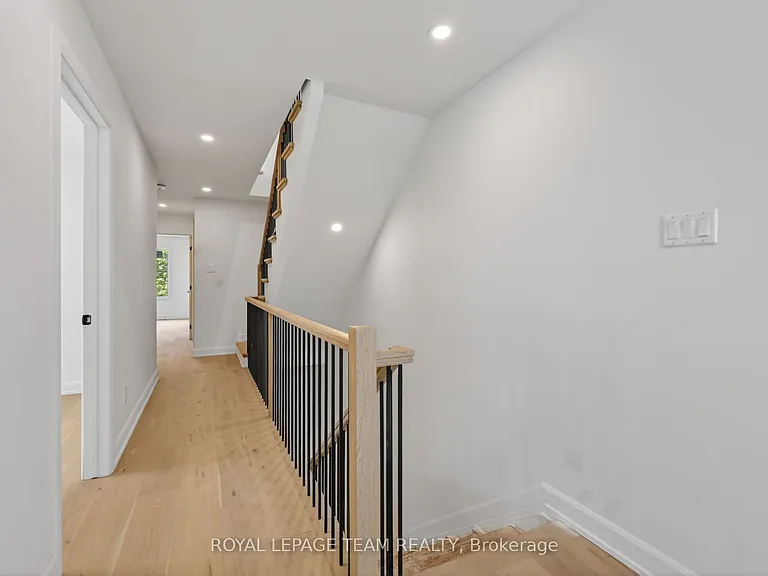 608 Tweedsmuir Ave #A — Photo 17