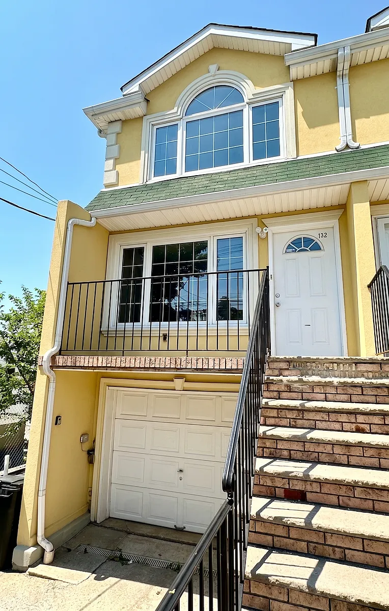 Exterior - 132 Harbor Rd
