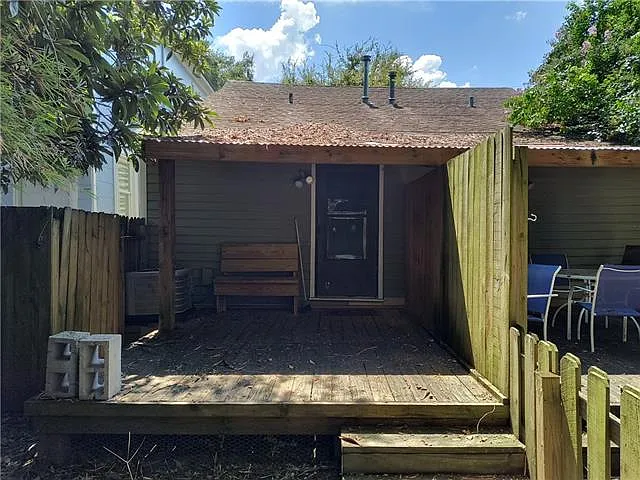 7615 Dominican St — Photo 18
