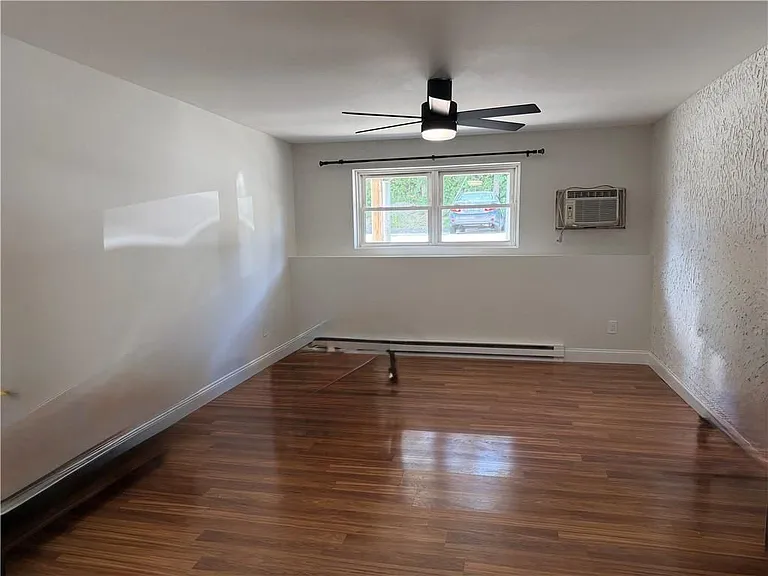 1190 Charles St #6 — Photo 6