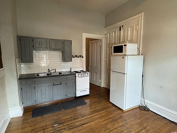 3rd image of 551 W Orange St APT 1