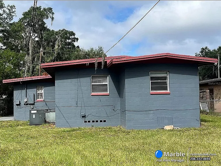 501 SE 14th St — Photo 21