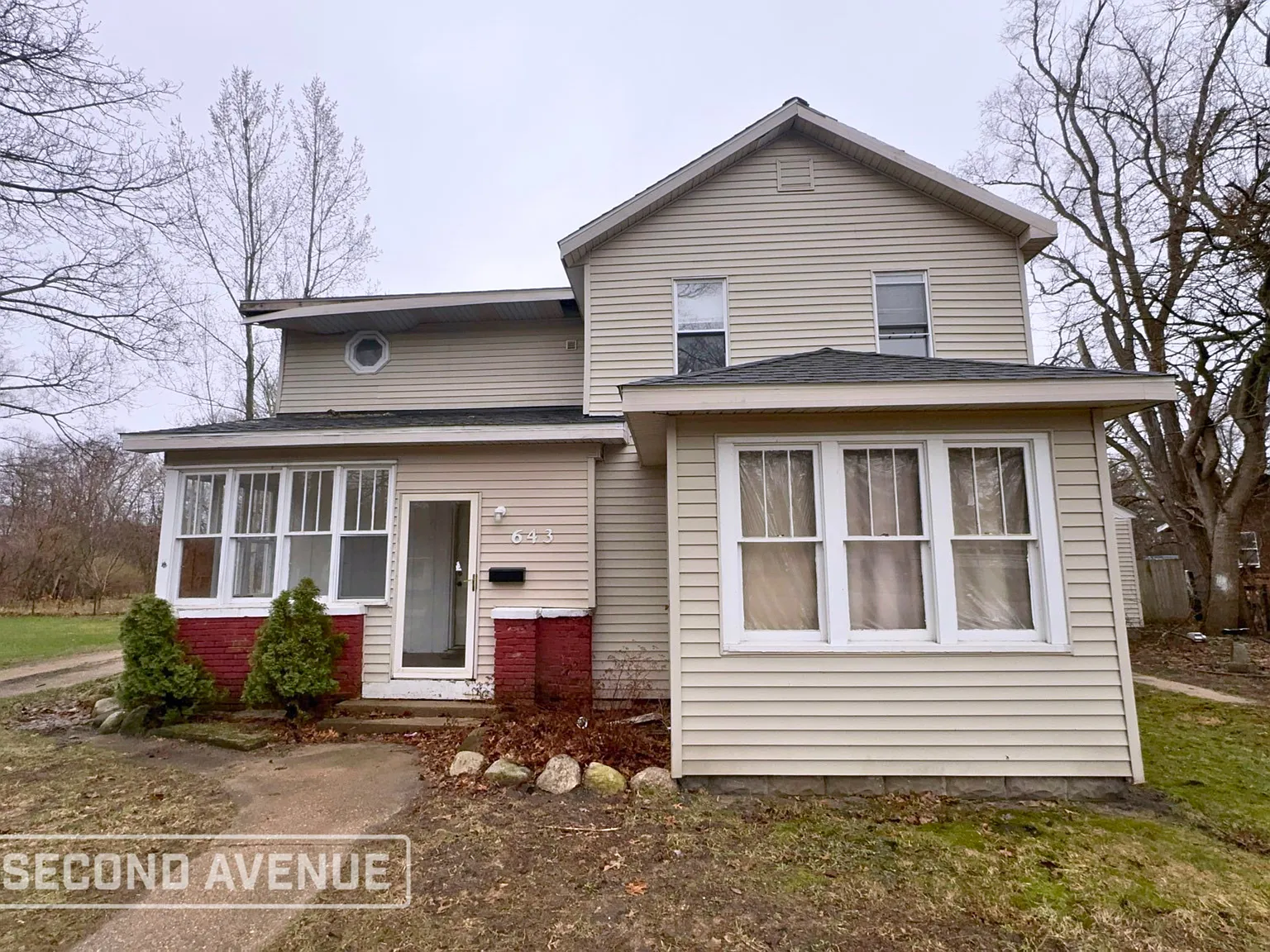 4 bed, 3.0 bath, 2612 sqft, $1,450 — Photo 1