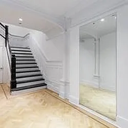 Rented by R New York