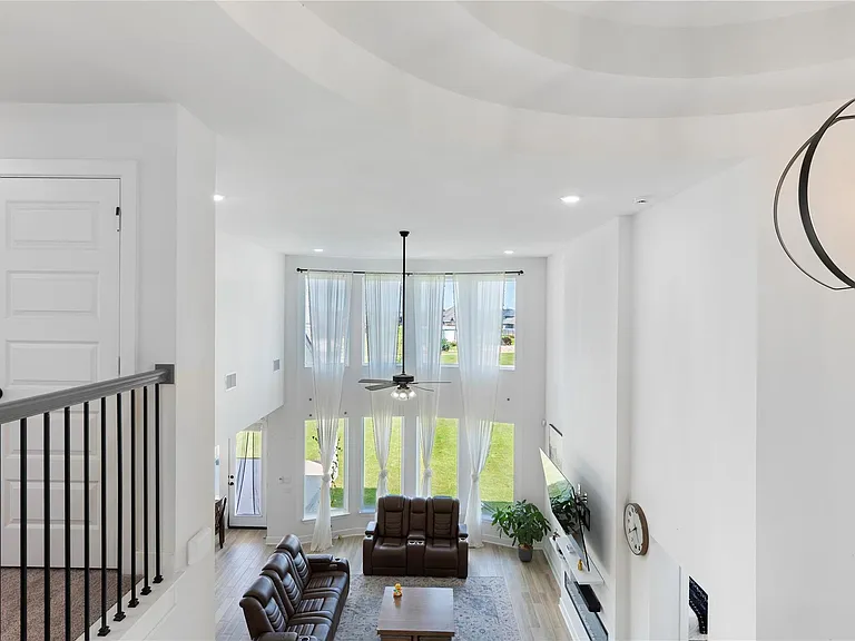 424 Hollister Dr — Photo 24