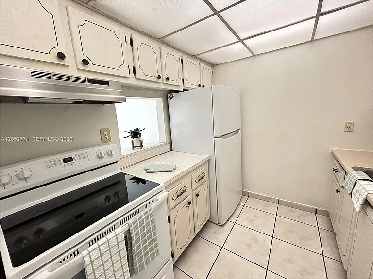 14301 N Kendall Dr #109B — Photo 3