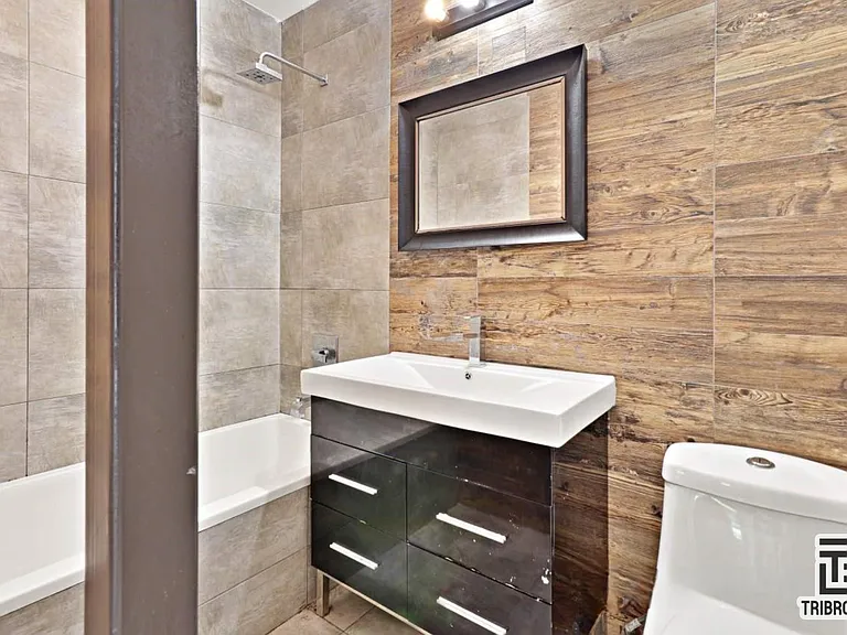 753 Lexington Ave #1L — Photo 8