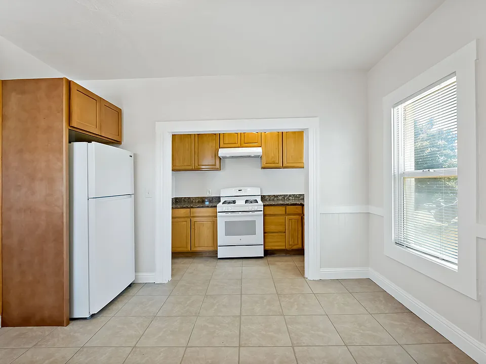 137-139 4th St #139-A