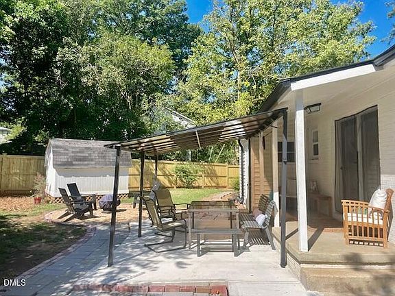 2nd image of 1009 Helms Pl
