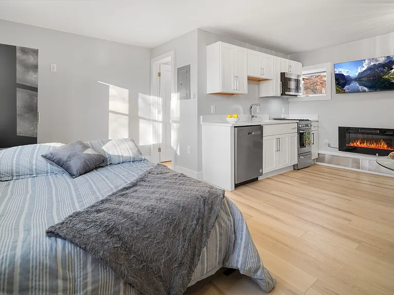 504 Stewart Ave — Photo 47