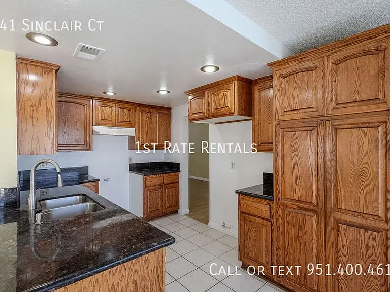 841 Sinclair Ct — Photo 6