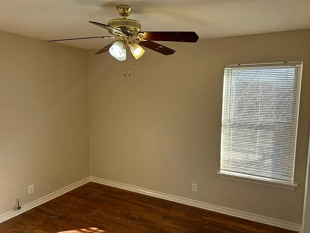 303 S Ballard Ave — Photo 5