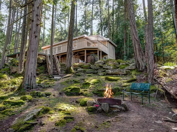 762 Kippen Rd, Southern Gulf Islands, BC V0N 2J1